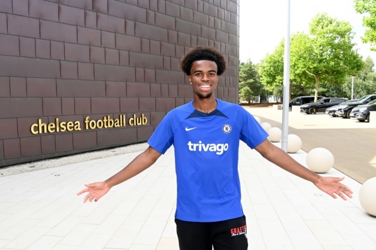 记者：尤文就引进楚克乌梅卡与切尔西接洽，蓝军要求永久出售