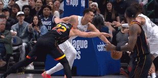 1741567078854057280.gif 20250310051844_6001.gif