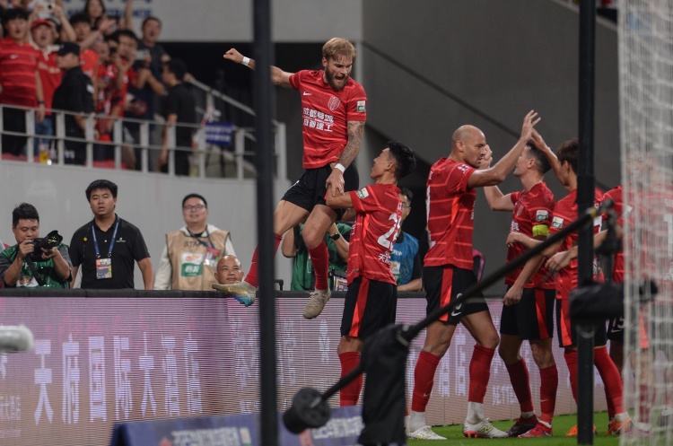 总决赛直播-蓉城或成申花最强竞争者，亚冠初战取舍将左右胜负悬念