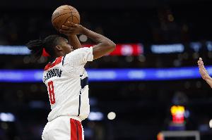 世界赛官网-卡林顿本赛季已进113记三分 创造奇才队史新秀单赛季三分命中纪录