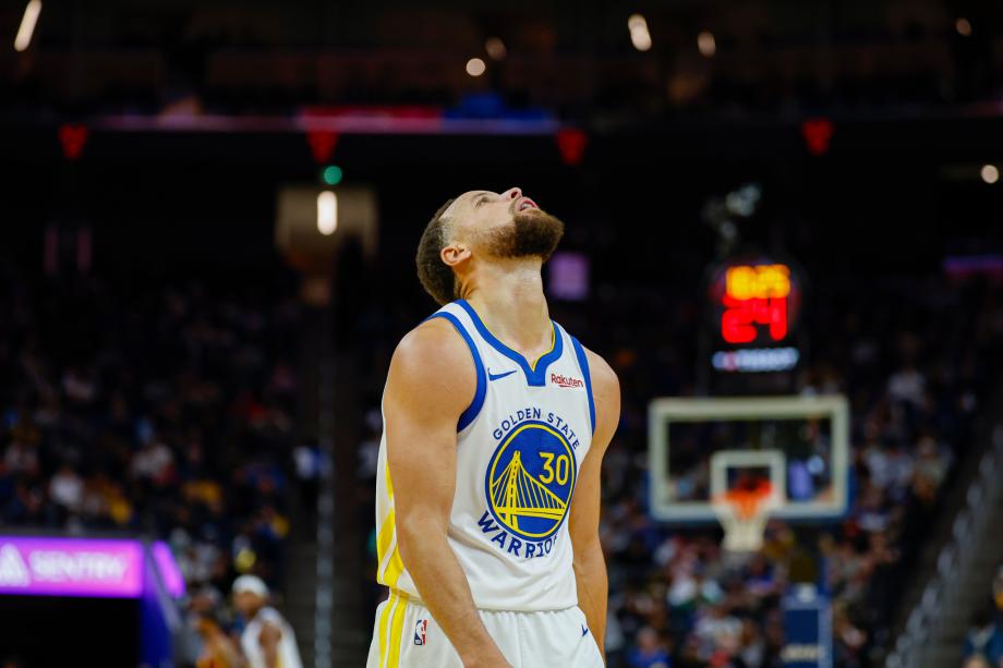 库里31+5巴特勒30分 沃克24分勇士不敌老鹰